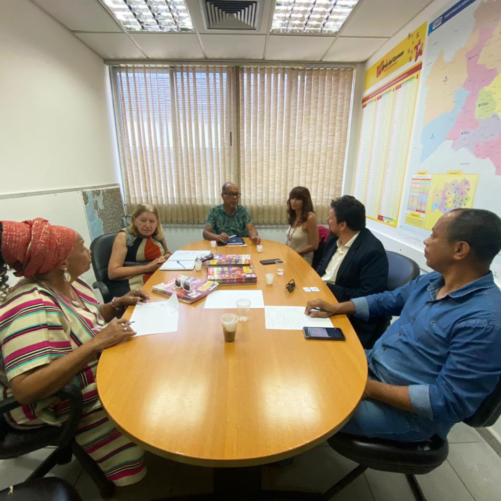 Reunião com a Deputada Maria Del Carmen e Iderlon Azevedo
