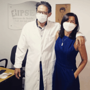 Veronica Barbosa com dr. César Manciola
